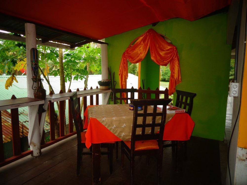 Cabinas Tortuguero Natural エクステリア 写真